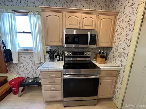 Kitchen - 608 N Main, Ishpeming, MI 49849 photo 2 of 6