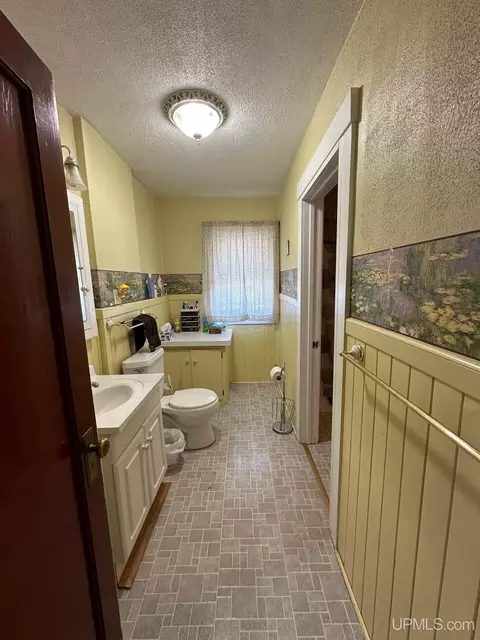 Bath - 608 N Main, Ishpeming, MI 49849 photo 4 of 6