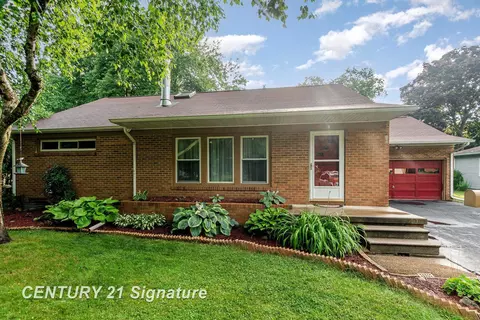 111 Coventry, Midland, MI 48642