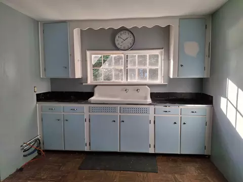 Kitchen - 522 Water, Harrison, MI 48625 photo 1 of 1