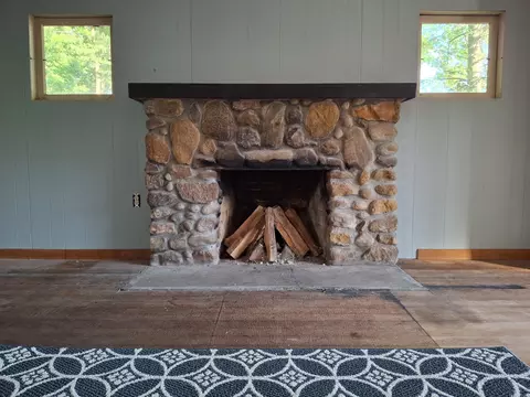 Living - 522 Water, Harrison, MI 48625 photo 2 of 3