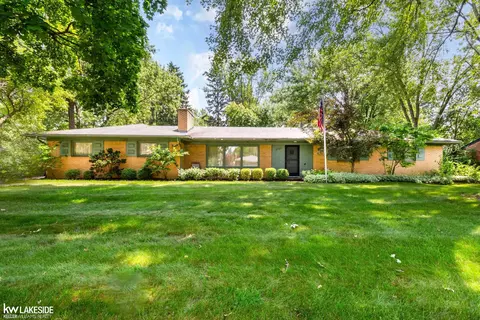 2735 Townhill, Troy, MI 48084