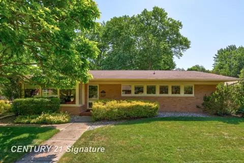 1750 Coolidge, Saginaw, MI 48638