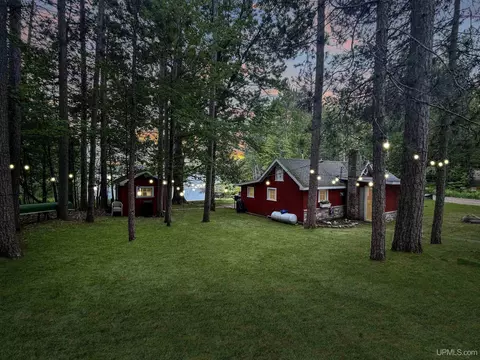 e8847 Lost Lake Road, Wetmore, MI 49895