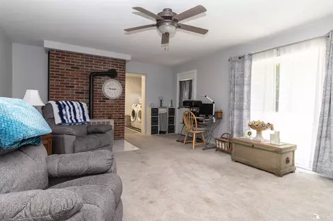 8675 Douglas, Temperance, MI 48182 photo 21