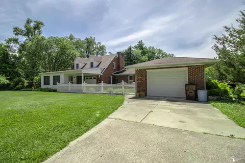8675 Douglas, Temperance, MI 48182 photo 2