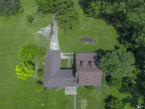 8675 Douglas, Temperance, MI 48182 photo 5
