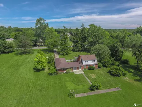 8675 Douglas, Temperance, MI 48182 photo 4