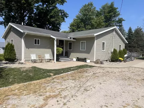 466 W Taylor, Sanford, MI 48657
