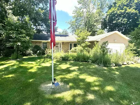 8433 Cottonwood, Lambertville, MI 48144