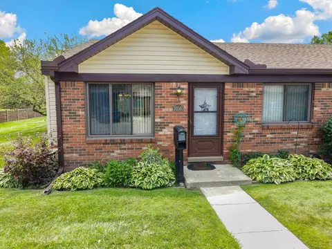 30560 Quinkert #21, Roseville, MI 48066