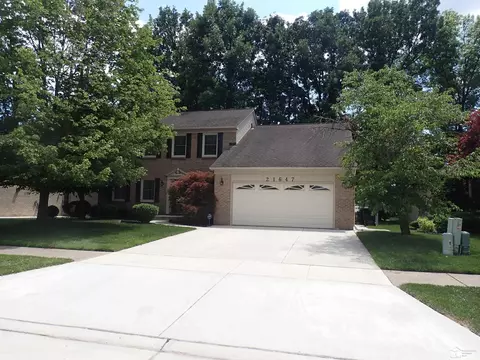 21647 N Chipmunk, Trenton, MI 48183
