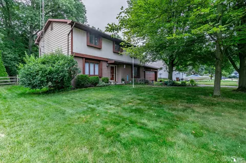 8092 Sundon, Lambertville, MI 48144