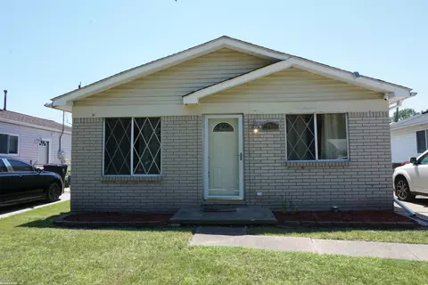 17330 Castle, Roseville, MI 48066