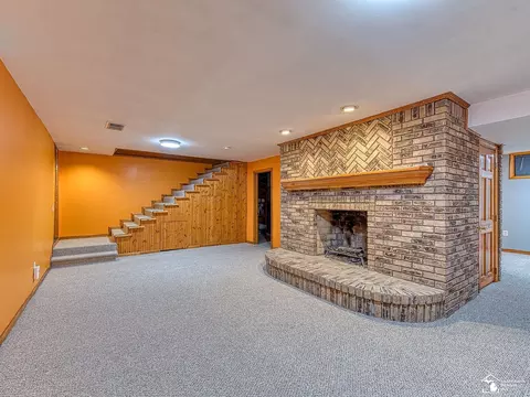 Living - 16669 Davis, Dundee, MI 48131 photo 7 of 9