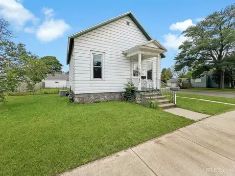 1321 Garfield, Marinette, WI 54143