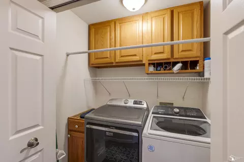 364 Sunfish, Temperance, MI 48182 photo 12