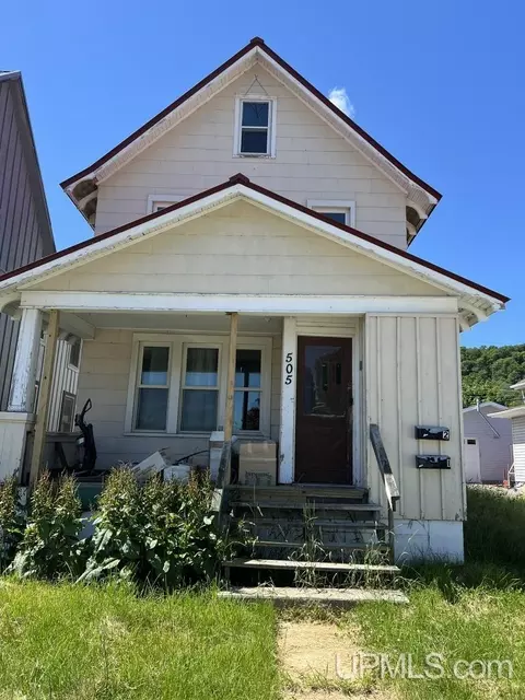 505 W Munising, Munising, MI 49862