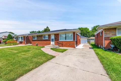 24602 Rosalind, Eastpointe, MI 48021