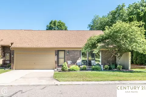 2327 Rochelle Park, Rochester Hills, MI 48309
