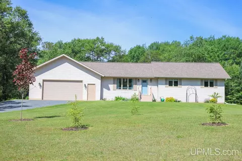 5131 N Montgomery Lk, Florence, WI 54121