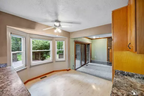 11275 Douglas, Temperance, MI 48182 photo 12