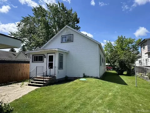 Exterior - 124 Cliffs, Gladstone, MI 49837 photo 4 of 4