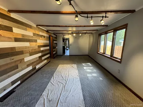Living - 124 Cliffs, Gladstone, MI 49837 photo 2 of 2