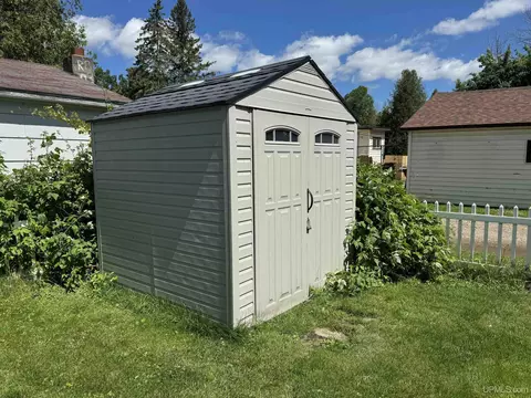 Exterior - 124 Cliffs, Gladstone, MI 49837 photo 2 of 4