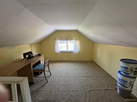 Bedroom - 124 Cliffs, Gladstone, MI 49837 photo 3 of 3