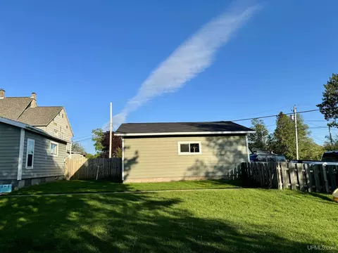621 E Broad, L'anse, MI 49946 photo 28