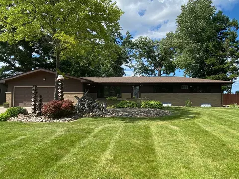 2703 Royal Oak, Bay City, MI 48706
