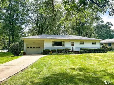 296 E Hurd, Monroe, MI 48162 photo 2