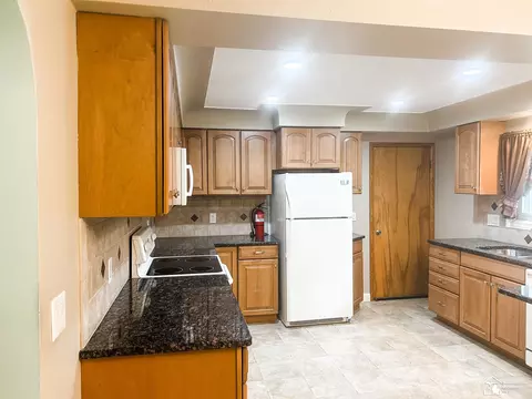 296 E Hurd, Monroe, MI 48162 photo 15