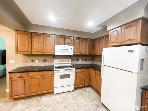 296 E Hurd, Monroe, MI 48162 photo 12
