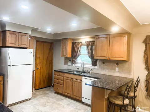 296 E Hurd, Monroe, MI 48162 photo 14