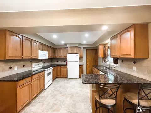 296 E Hurd, Monroe, MI 48162 photo 8