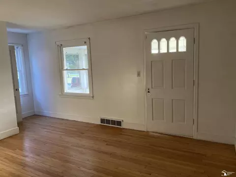 Living - 642 Maple, Monroe, MI 48162 photo 2 of 3