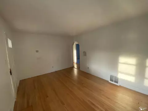 Living - 642 Maple, Monroe, MI 48162 photo 1 of 3