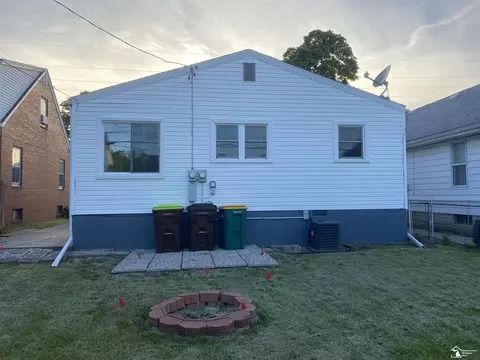 Exterior - 642 Maple, Monroe, MI 48162 photo 7 of 9