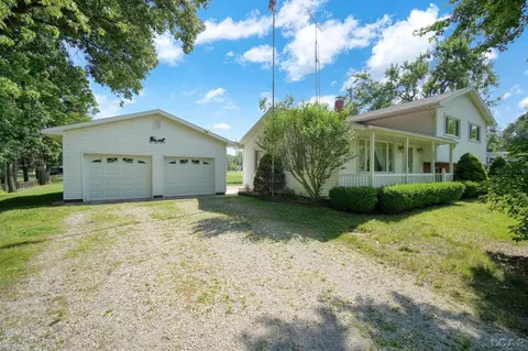 2745 E Carleton, Adrian, MI 49221