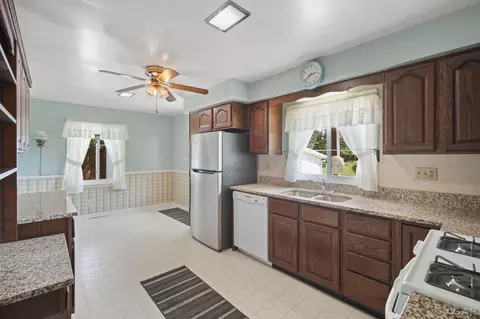 Kitchen - 2745 E Carleton, Adrian, MI 49221 photo 2 of 5