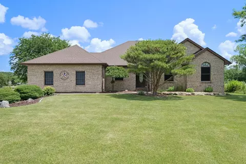 4335 S Genesee, Grand Blanc, MI 48439