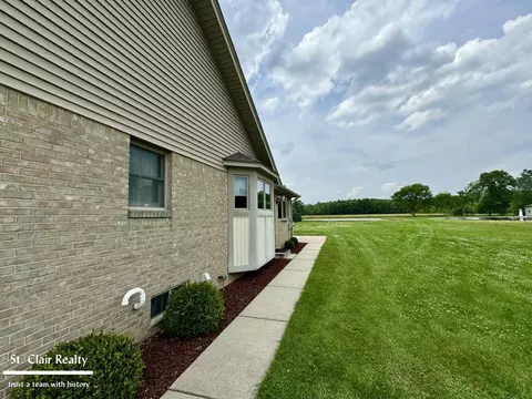 9300 Springborn, Casco, MI 48064 photo 3