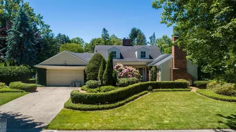 65 N Deeplands, Grosse Pointe Shores, MI 48236