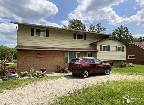 3407 Walnut, Lambertville, MI 48144