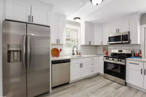 1771 Severn, Grosse Pointe Woods, MI 48236 photo 12