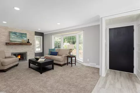 1771 Severn, Grosse Pointe Woods, MI 48236 photo 5