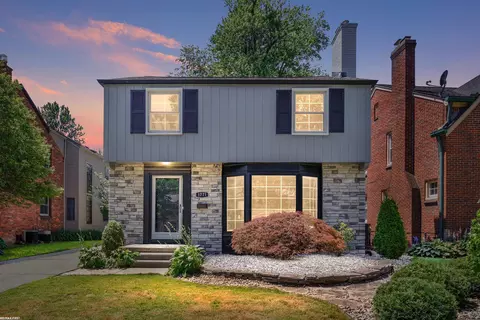 1771 Severn, Grosse Pointe Woods, MI 48236 photo 2