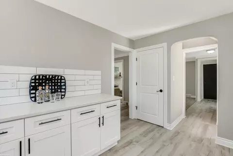 1771 Severn, Grosse Pointe Woods, MI 48236 photo 14